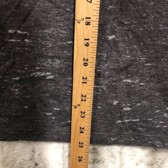 Baltimore Ravens Gray V-neck T-shirt NFL Team Apparel Womens Medium - Picture 6 of 8